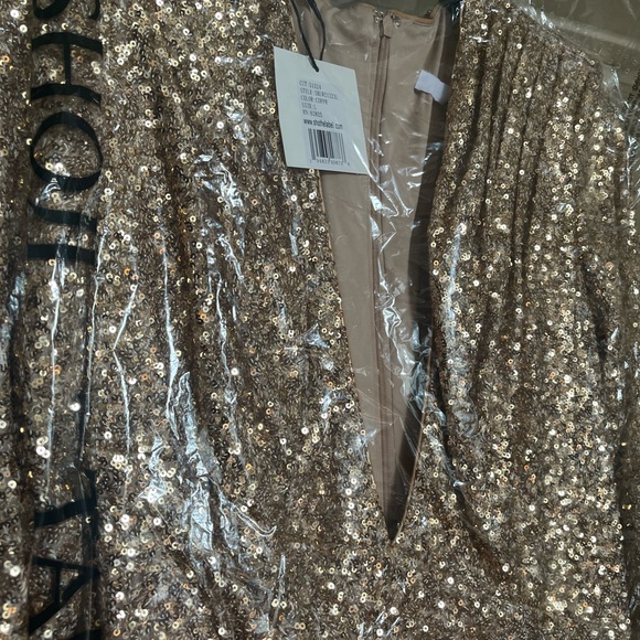 Elegant NEW Gold Sequin Evening Gown - Picture 4 of 4